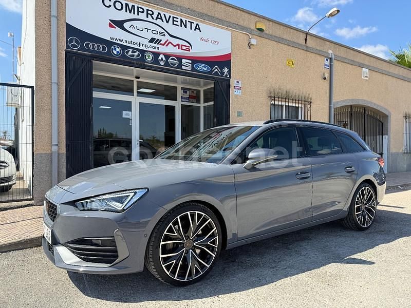 Gris / plata Usado 2021 Cupra Leon Familiar | 31.999 € (Un poco caro) - Imagen 1/4