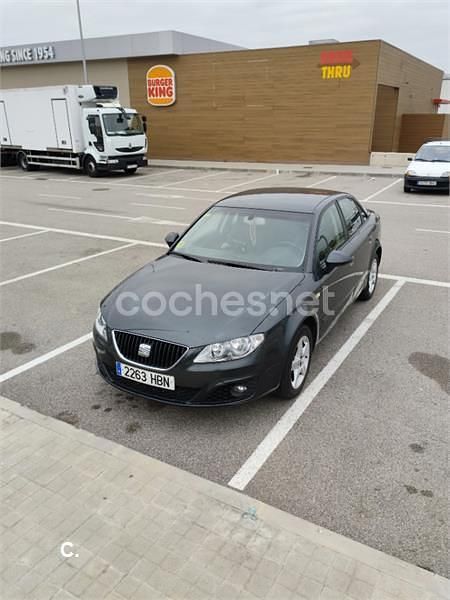 Usado Seat Exeo Reference 120 CV (88 kW) 2011 Gris / plata Berlina