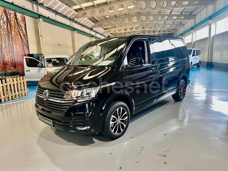Negro Usado 2023 VW Caravelle Monovolumen | 35.900 € (Un poco caro) - Imagen 1/4