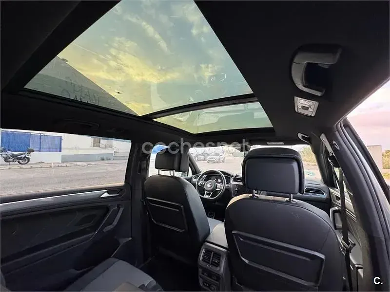 Usado VW Tiguan Allspace Sportline 150 CV (110 kW) 2019 Gris / plata SUV