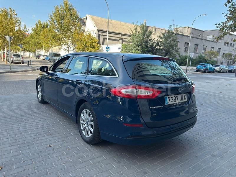 Usado Ford Mondeo Trend 150 CV (110 kW) 2016 Azul Familiar