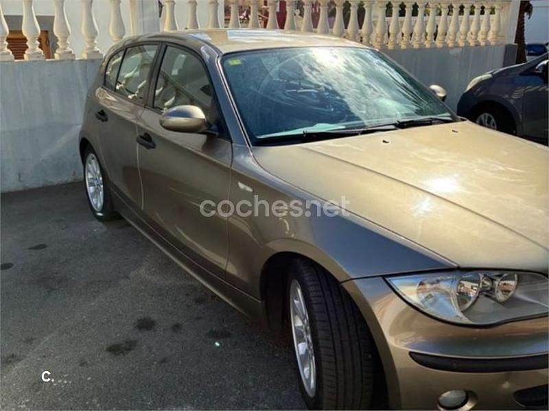 Usado BMW 118 129 CV (94 kW) 2007 Beige Utilitario