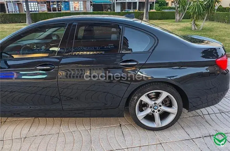 Usado BMW 520 Comfort Edition 190 CV (139 kW) 2016 Negro Berlina