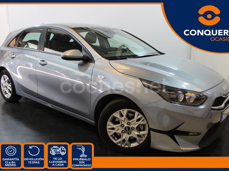 Gris Usado 2023 Kia Ceed Berlina | 17.650 € (Buen precio) - Imagen 1/4