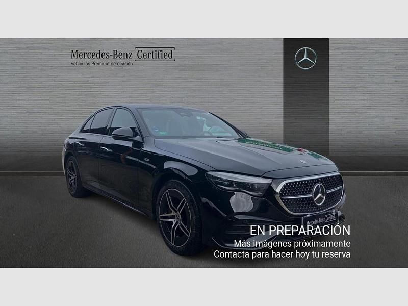 Usado Mercedes E300 313 CV (230 kW) 2025 Negro Berlina
