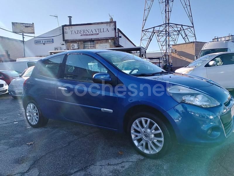 Azul Usado 2009 Renault Clio II Berlina | 3500 € (Precio justo) - Imagen 1/4