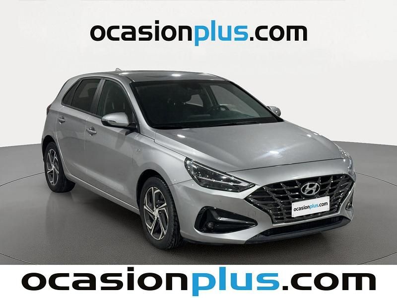 Usado Hyundai i30 120 HP (88 kW) 2022 Cinzento Citadino