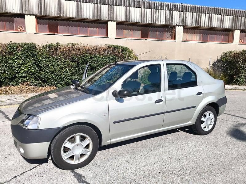 Usado Dacia Logan Ambiance 70 CV (51 kW) 2006 Beige Berlina