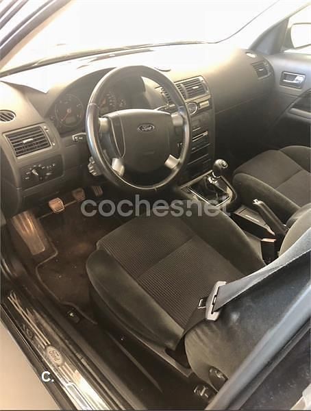 Usado Ford Mondeo Ghia 130 CV (95 kW) 2005 Negro Berlina
