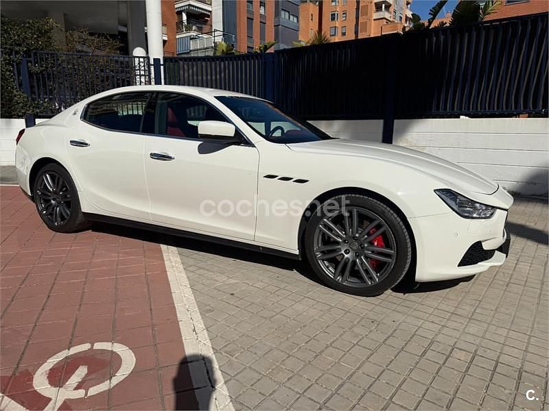 Usado Maserati Ghibli 410 CV (301 kW) 2014 Blanco Berlina