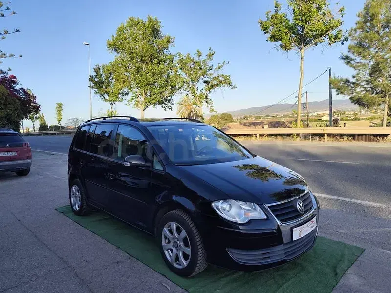 Usado VW Touran Advance 105 CV (77 kW) 2009 Negro Monovolumen