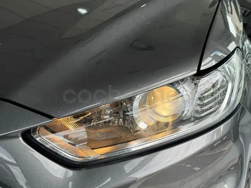 Usado Ford Mondeo Titanium S 175 CV (128 kW) 2019 Gris / plata Berlina