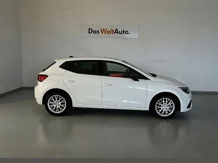 Usado Seat Ibiza 115 CV (84 kW) 2025 Blanco Utilitario