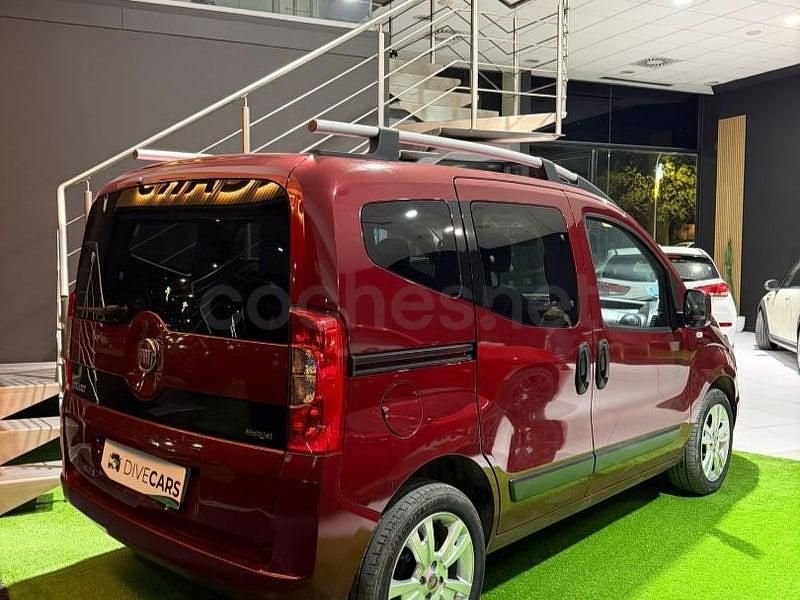 Usado Fiat Qubo Trekking 80 CV (58 kW) 2016 Granate Monovolumen