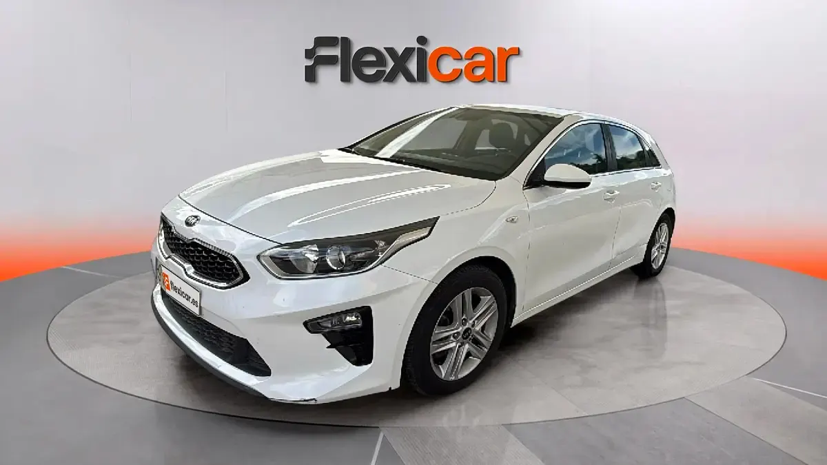 Usado Kia Ceed 120 CV (88 kW) 2021 Blanco Utilitario