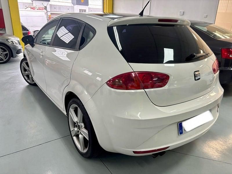 Usado Seat Leon Sport 140 CV (102 kW) 2009 Blanco Berlina