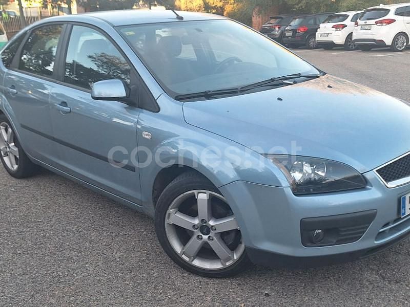 Azul Usado 2005 Ford Focus Sport Berlina | 4500 € - Imagen 1/4