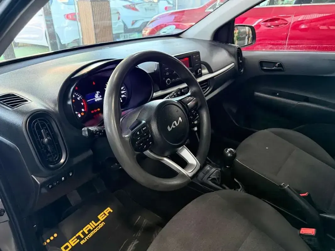 Usado Kia Picanto 67 CV (49 kW) 2022 Gris Utilitario
