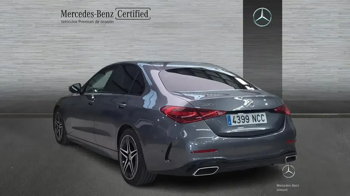 Usado Mercedes C220 AMG line 200 CV (147 kW) 2025 Gris selenita Berlina