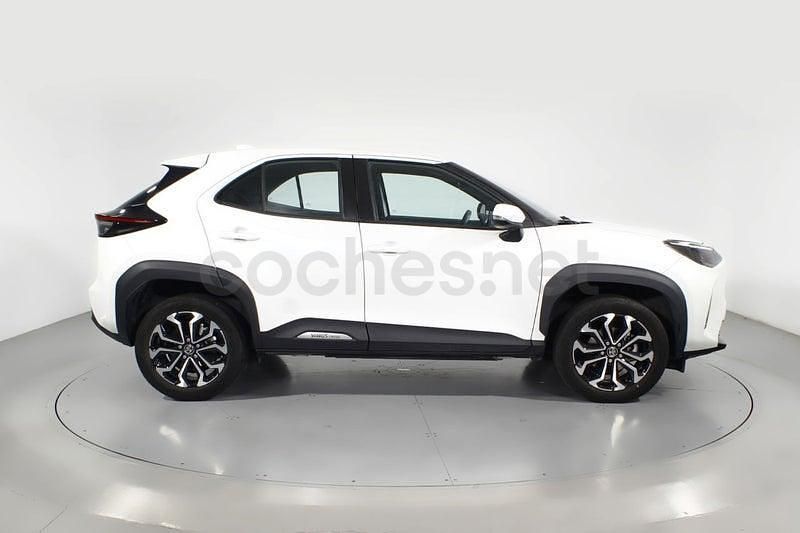 Usado Toyota Yaris Cross Active 116 CV (85 kW) 2022 Blanco SUV