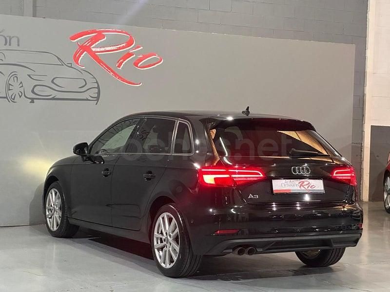 Usado Audi A3 150 CV (110 kW) 2019 Negro Berlina