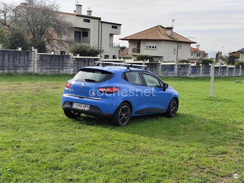 Usado Renault Clio IV Expression 90 CV (66 kW) 2013 Azul Berlina