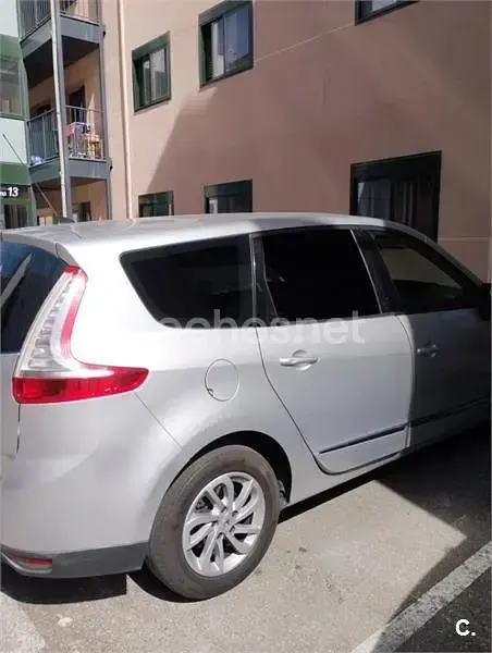 Usado Renault Grand Scénic III Dynamique 110 CV (80 kW) 2012 Gris / plata Monovolumen