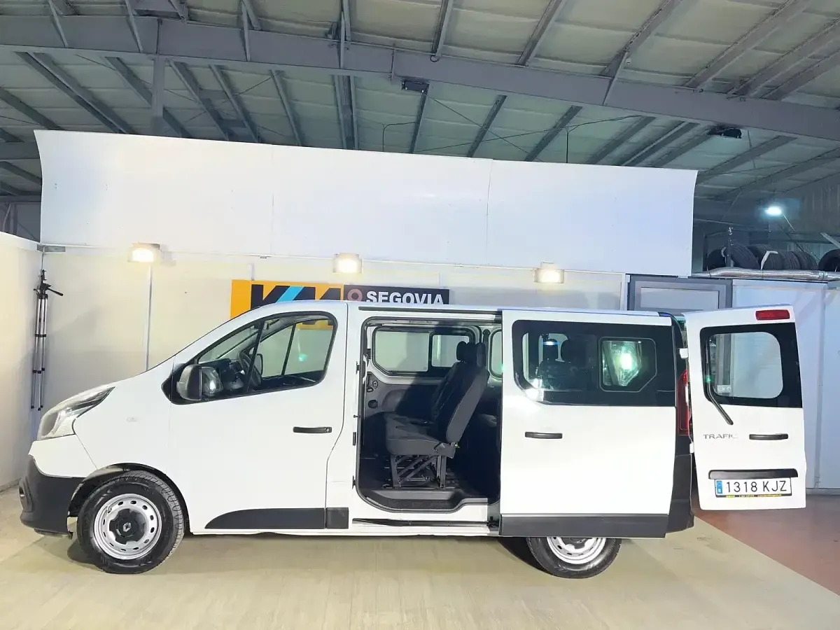 Usado Renault Trafic 125 CV (91 kW) 2018 Blanco Monovolumen
