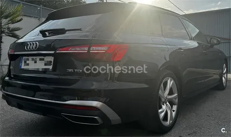 Usado Audi A4 S-Line 163 CV (119 kW) 2021 Negro Familiar