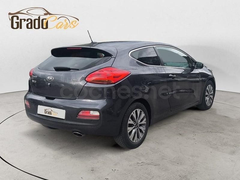 Usado Kia ProCeed GT-Line 136 CV (100 kW) 2016 Gris / plata Utilitario