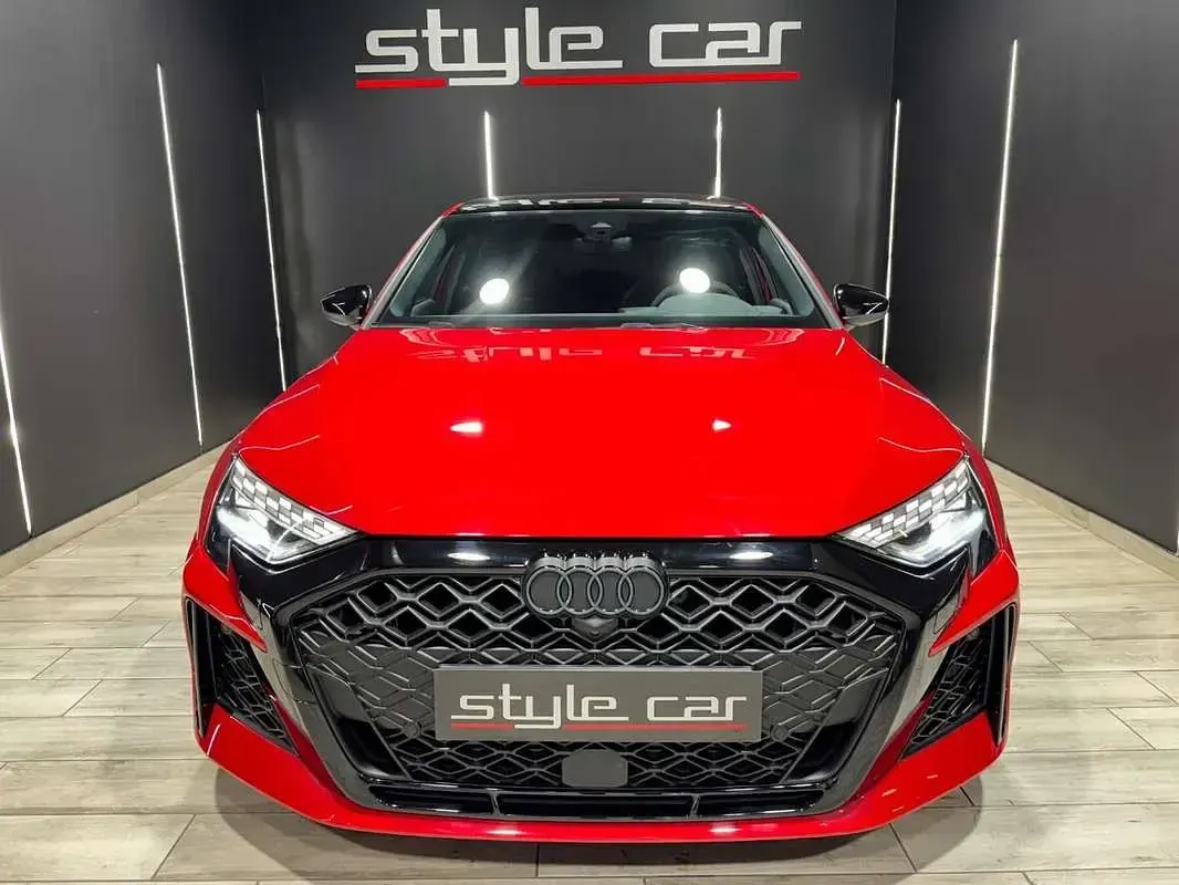 Usado Audi RS3 Sportback Premium 400 CV (294 kW) 2025 Rojo Utilitario