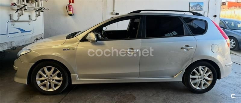 Gris / plata Usado 2012 Hyundai i30 GLS Familiar | 3999 € (Super precio) - Imagen 1/1