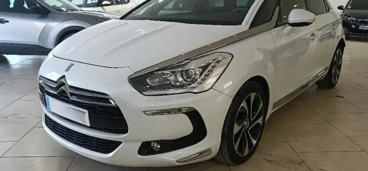 Usado DS Automobiles DS5 Style 150 CV (110 kW) 2015 Blanco Utilitario