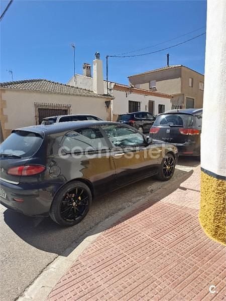 Usado Alfa Romeo 147 120 CV (88 kW) 2005 Negro Utilitario