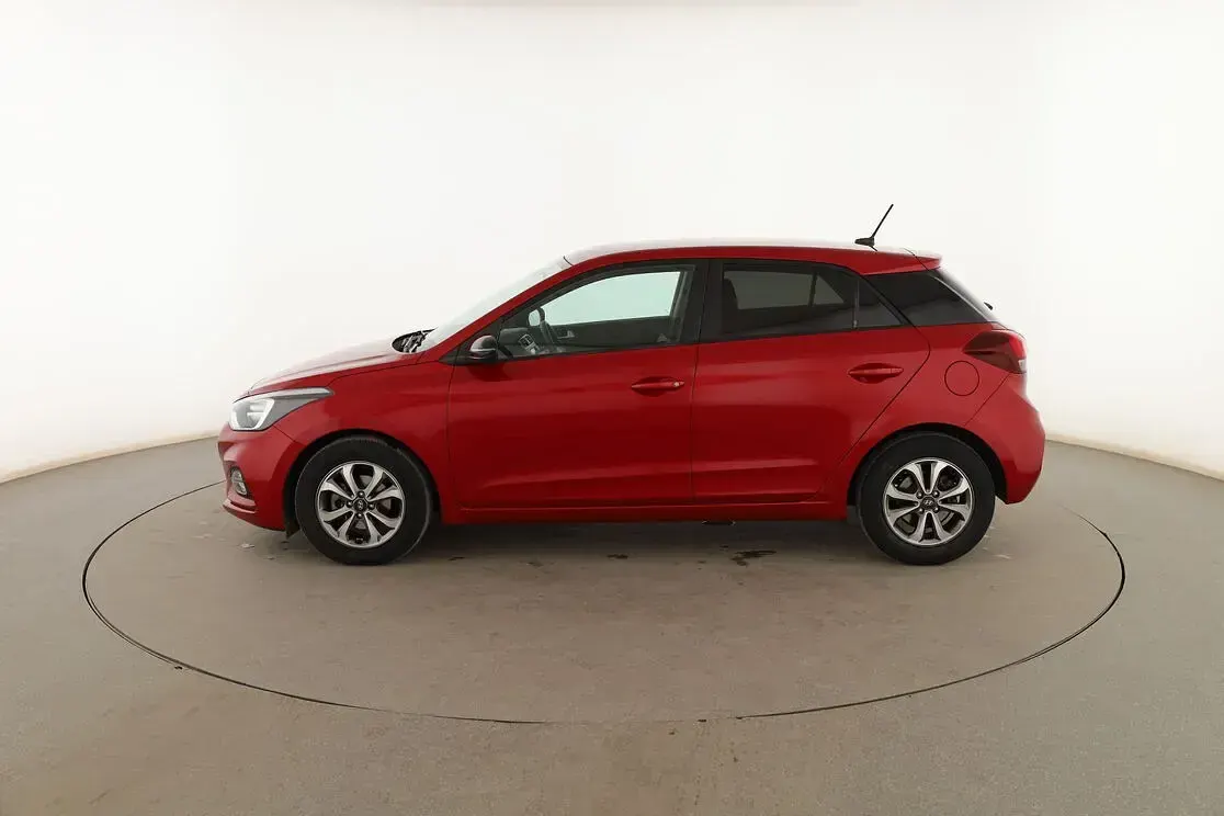 Usado Hyundai i20 85 CV (62 kW) 2020 Rojo Utilitario
