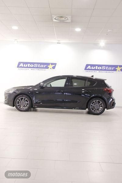 Usado Ford Focus ST-Line 125 CV (91 kW) 2023 Negro Berlina