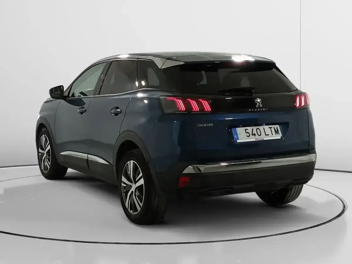 Usado Peugeot 3008 Allure 131 CV (96 kW) 2021 Azul SUV