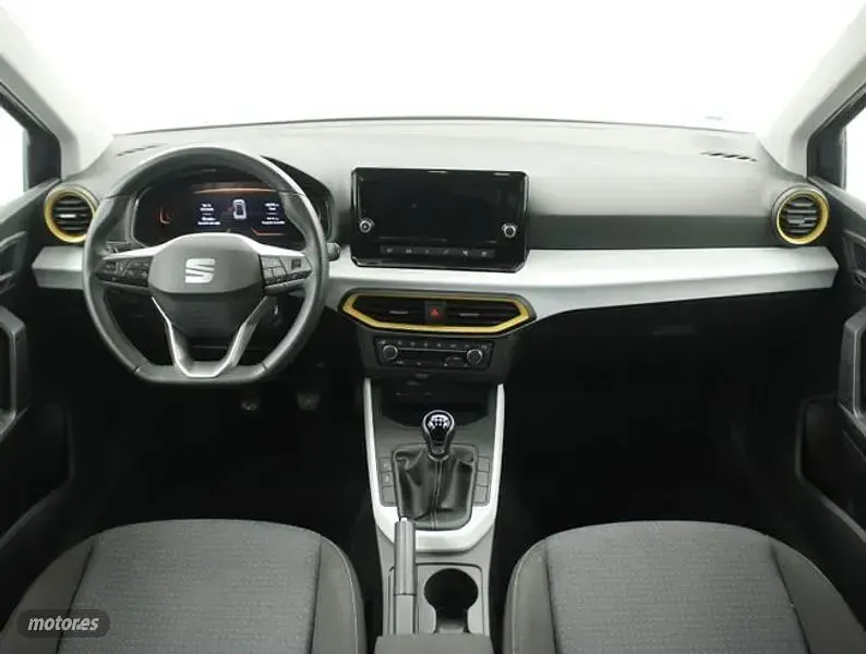 Usado Seat Arona Style 115 CV (84 kW) 2025 Blanco SUV