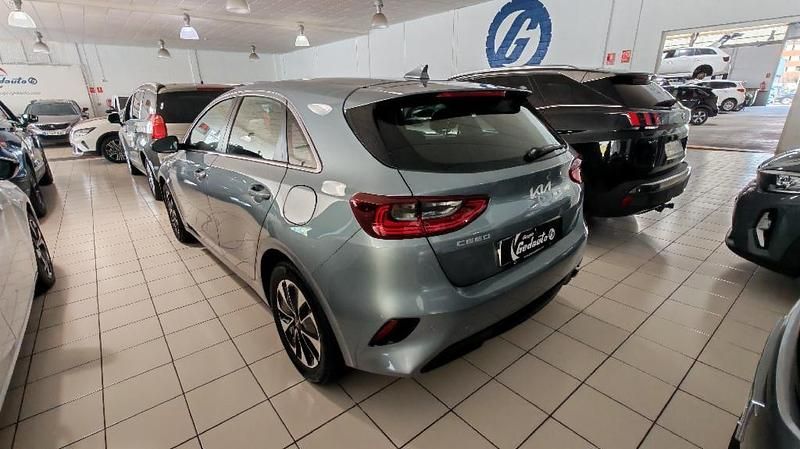 Usado Kia Ceed 100 CV (73 kW) 2025 Otro Utilitario