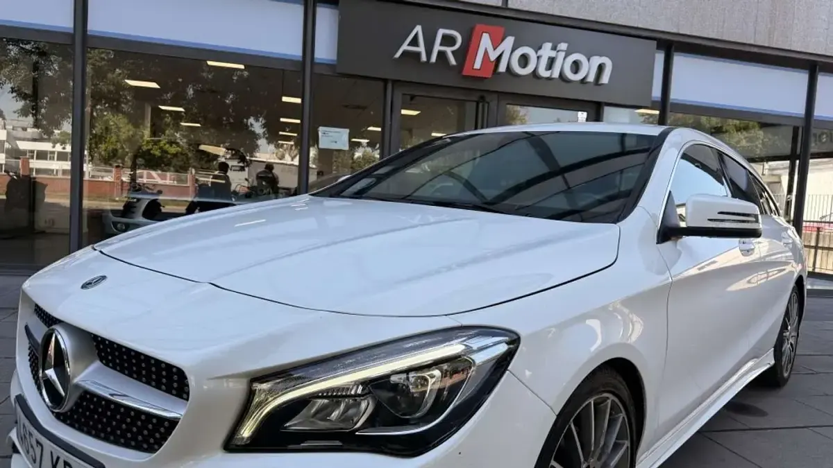 Usado Mercedes CLA200 Shooting Brake 156 CV (114 kW) 2019 Blanco Familiar