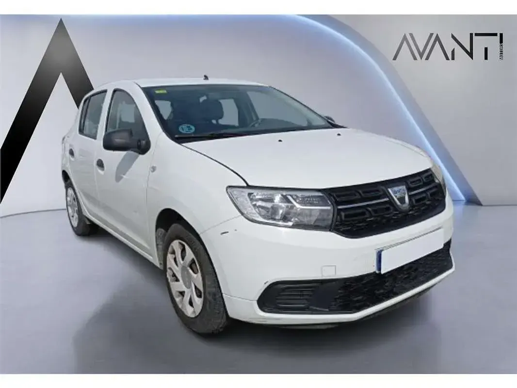 Usado Dacia Sandero Ambiance 75 CV (55 kW) 2018 Blanco Utilitario