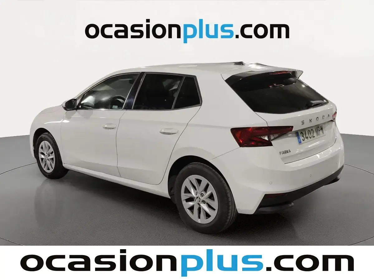 Usado Skoda Fabia Selection 95 CV (69 kW) 2024 Blanco Utilitario
