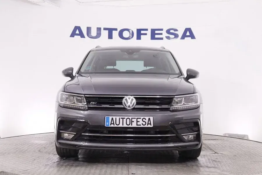 Usado VW Tiguan R-line 125 CV (91 kW) 2018 Gris titanio SUV