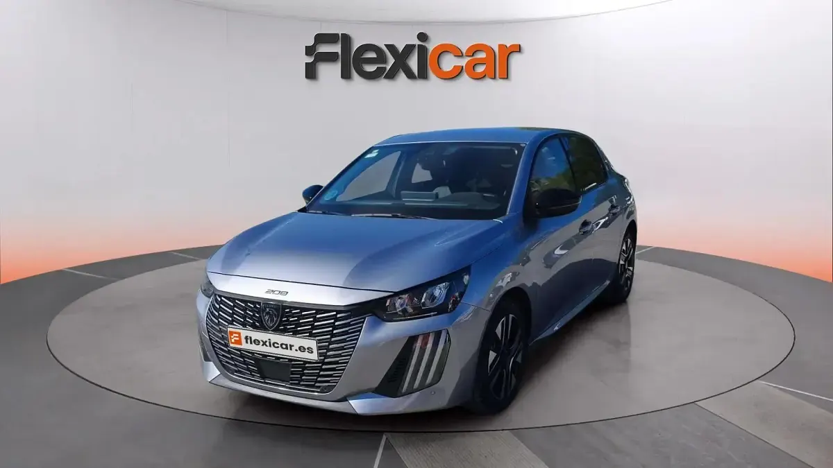 Usado Peugeot 208 Allure 101 CV (74 kW) 2025 Gris Utilitario