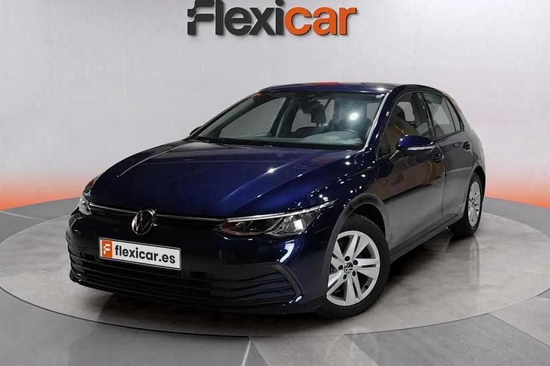 Usado VW Golf VIII Life 110 CV (80 kW) 2021 Azul Berlina