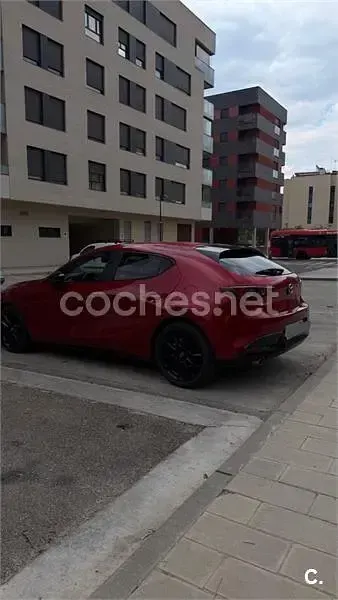 Usado Mazda 3 122 CV (89 kW) 2021 Rojo Berlina