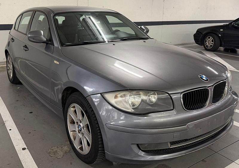 Usado BMW 118 143 CV (105 kW) 2012 Gris Utilitario