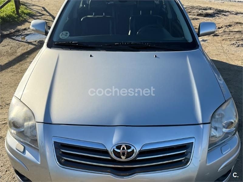Gris / plata Usado 2007 Toyota Avensis Executive Berlina | 2150 € (Super precio) - Imagen 1/4