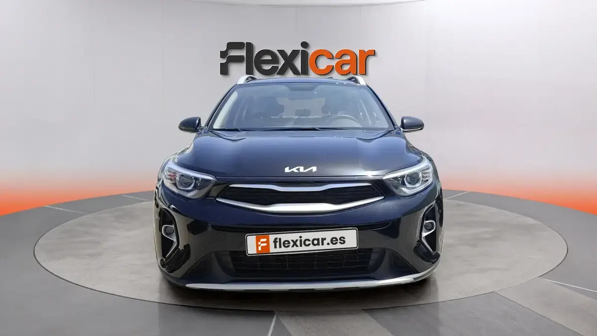 Usado Kia Stonic 84 CV (61 kW) 2021 Negro SUV