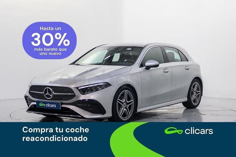 Usado Mercedes A180 136 CV (100 kW) 2023 Gris / plata Berlina